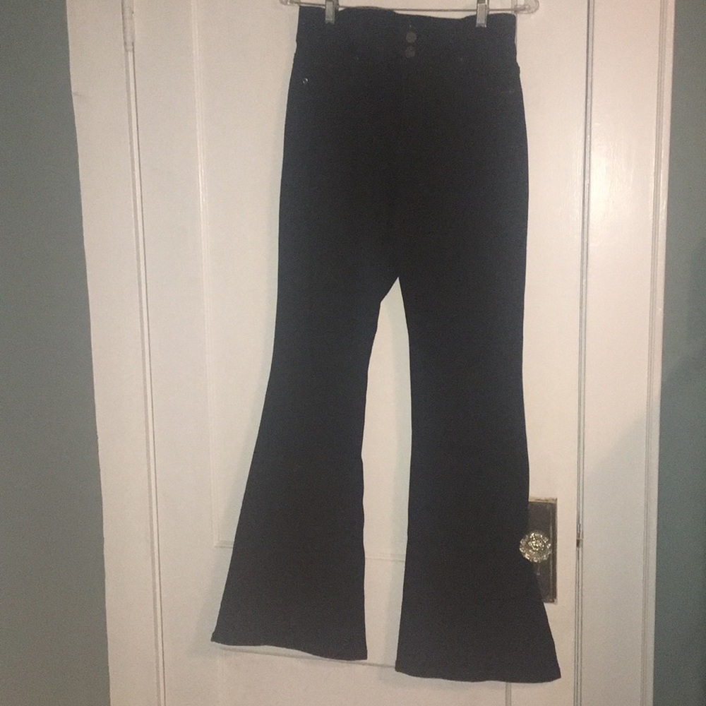 Worn ONE TIME. High WAIST FLAIR BLACK JEANS👖